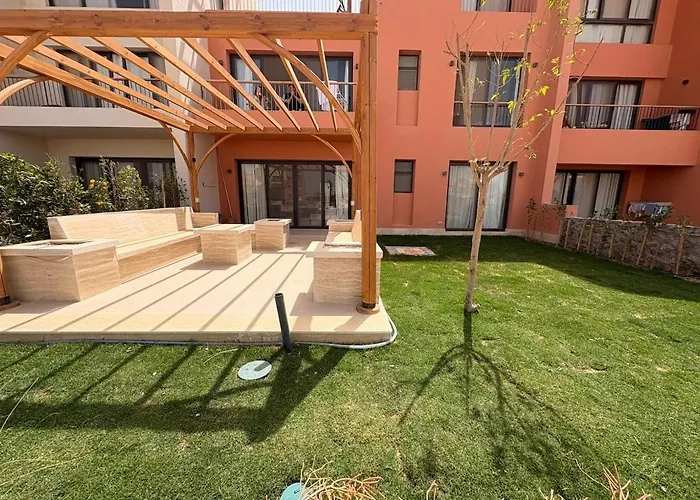 Exclusive 2br, Kamaran - Crystal Pool View, Gouna