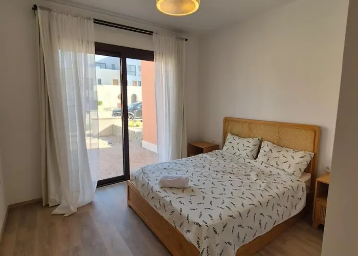 Exclusive 2br, Kamaran - Crystal Pool View, Gouna * الغردقة
