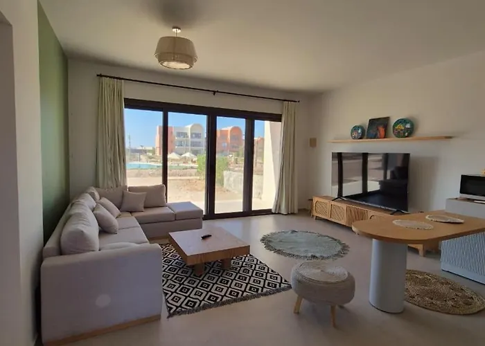 شقة Exclusive 2br, Kamaran - Crystal Pool View, Gouna